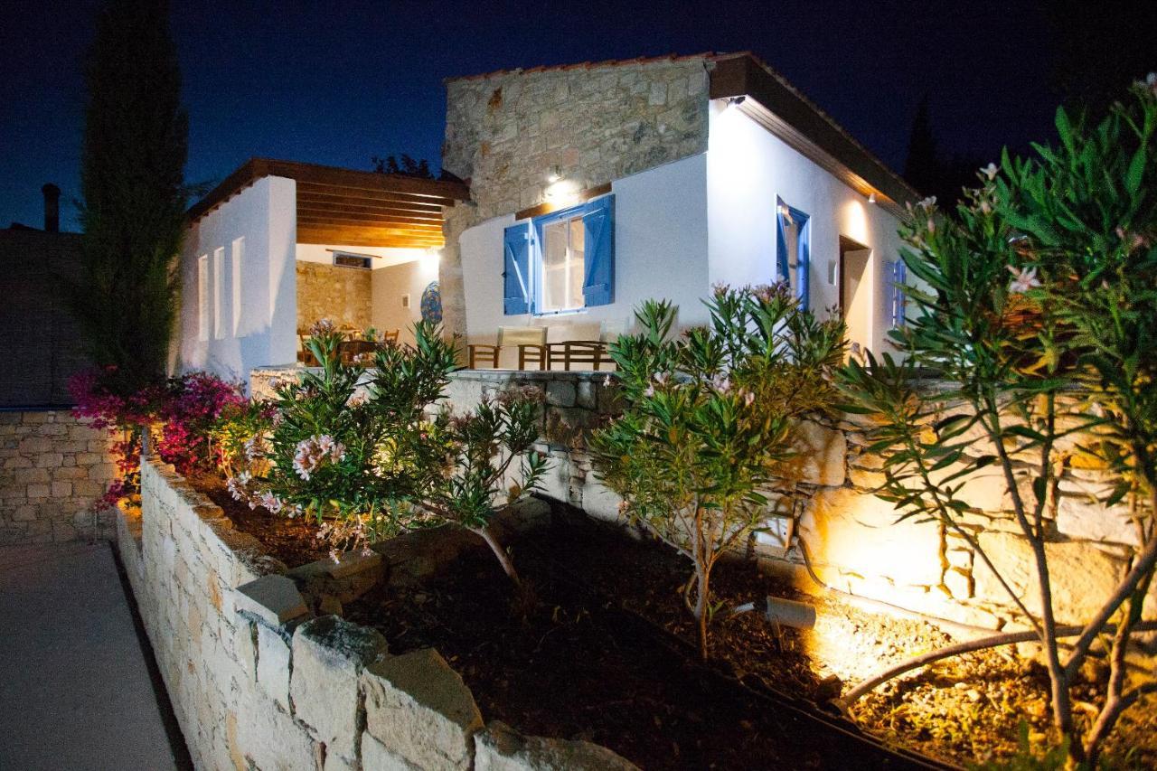 Cecilias Courtyard Casa de hóspedes Mallia Exterior foto