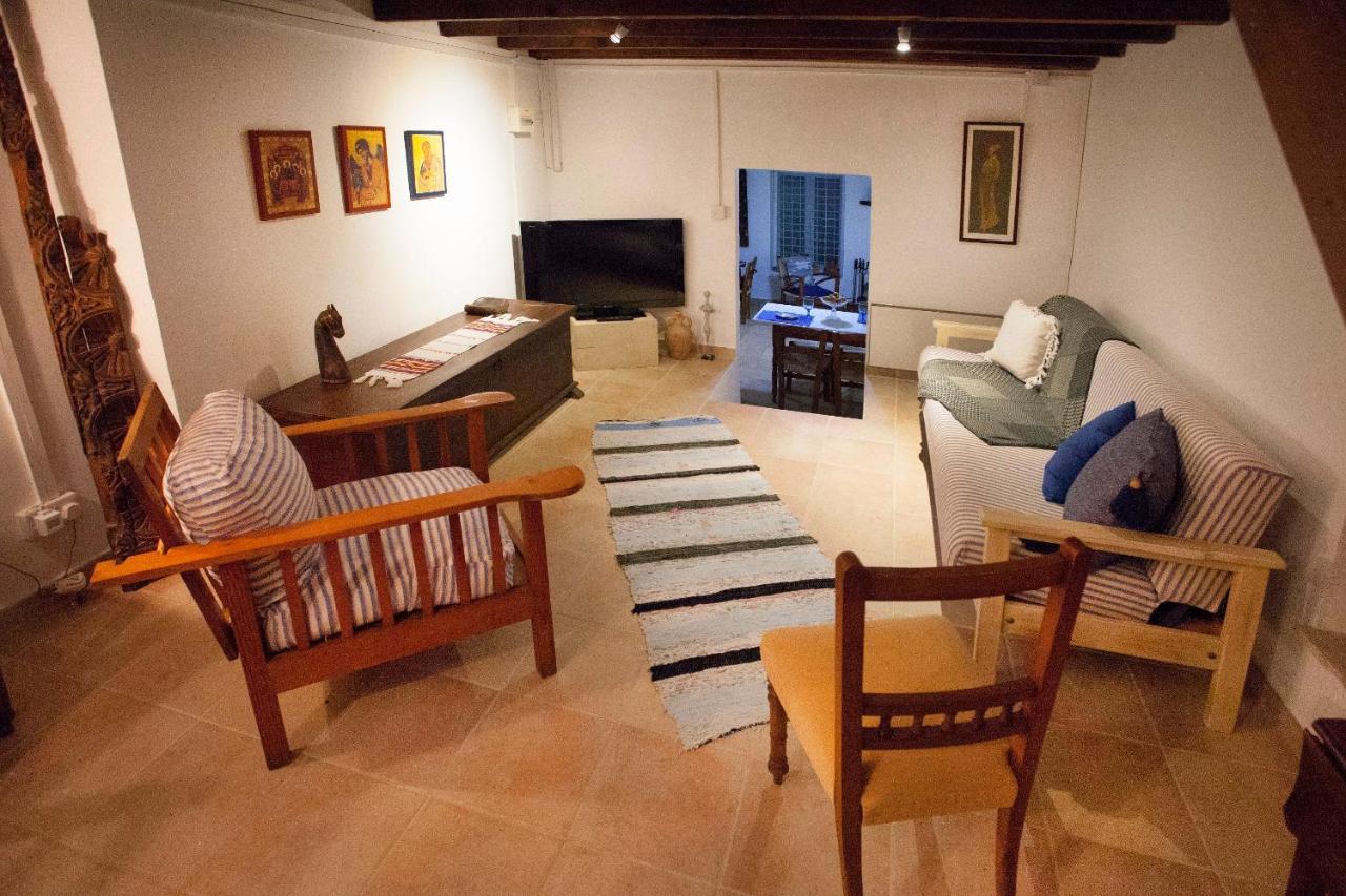 Cecilias Courtyard Casa de hóspedes Mallia Exterior foto
