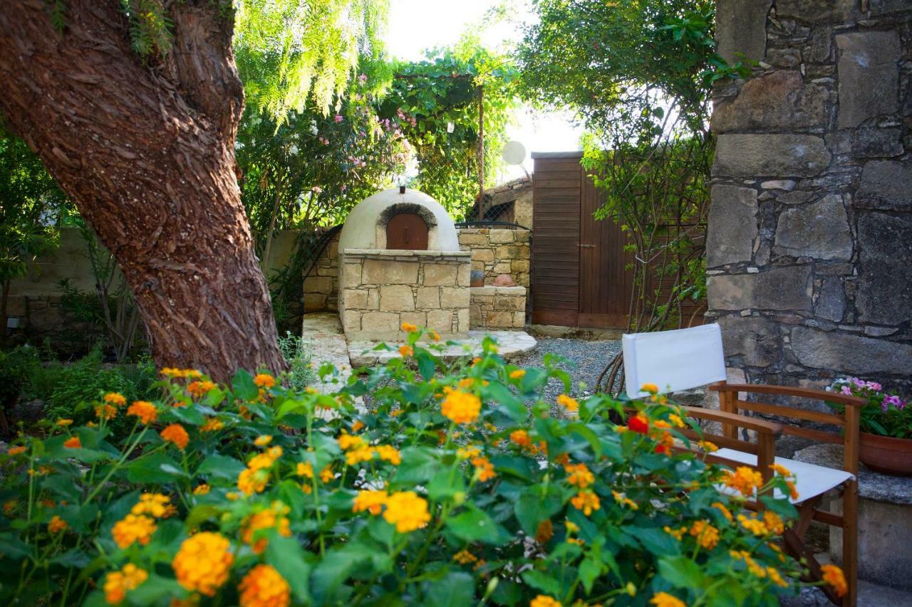 Cecilias Courtyard Casa de hóspedes Mallia Exterior foto