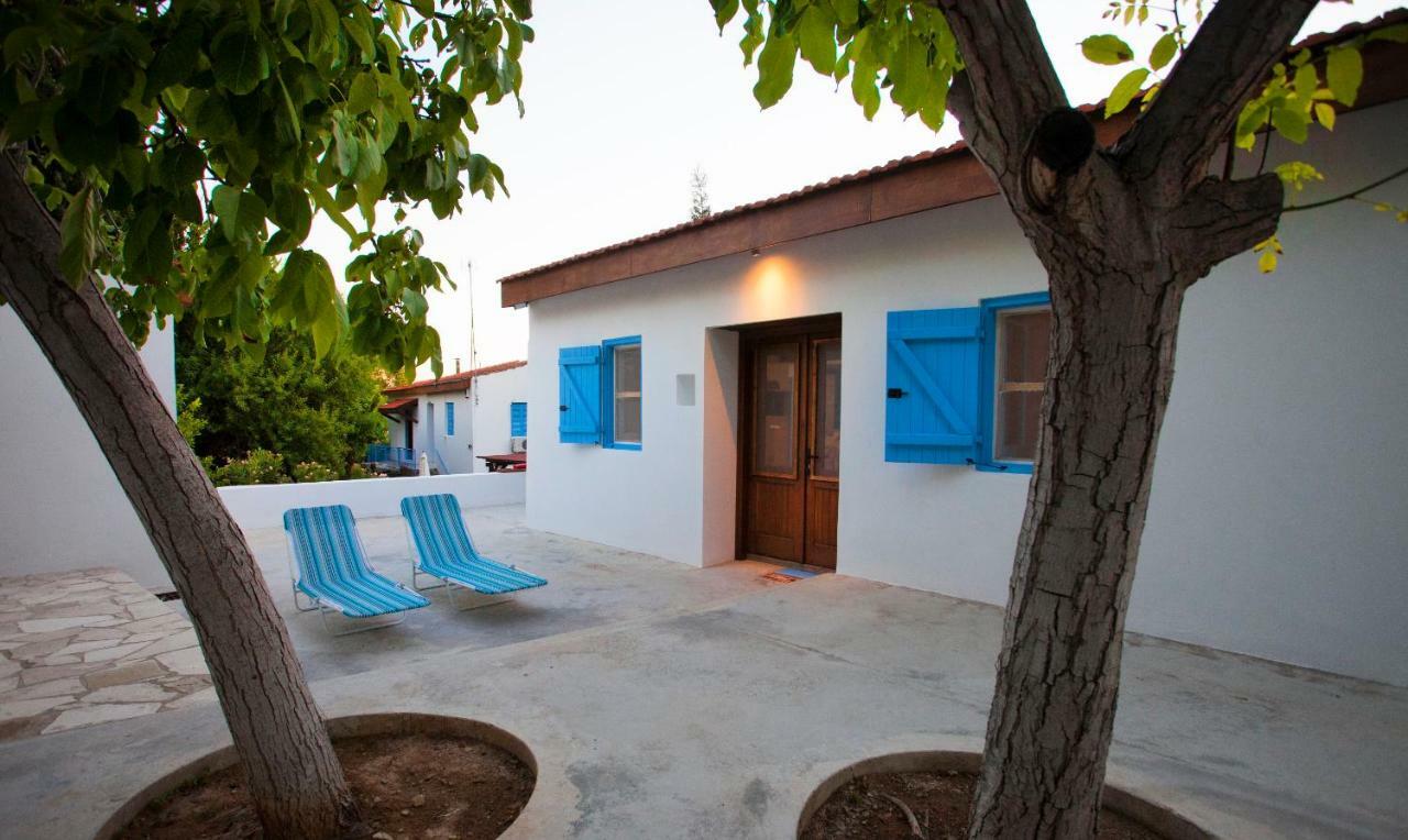 Cecilias Courtyard Casa de hóspedes Mallia Exterior foto